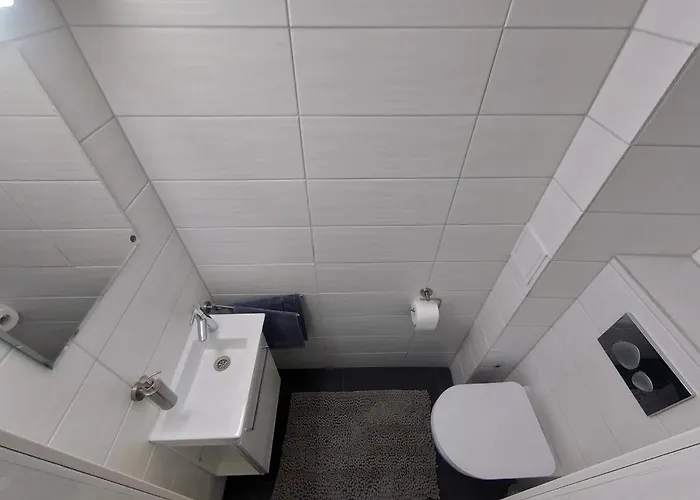 Esplanaadi 25 페르누